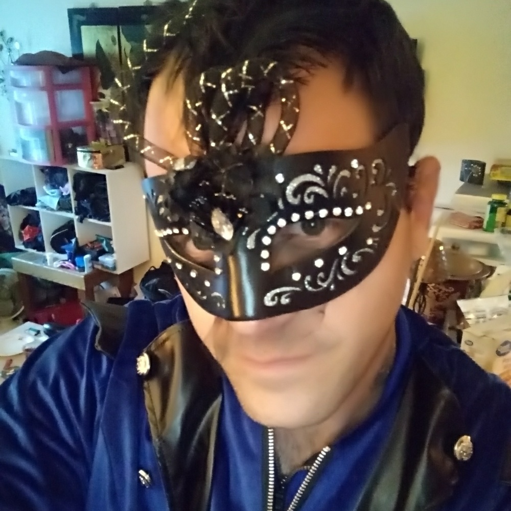 👁 Vintage Styled Veiled Masquerade Mask